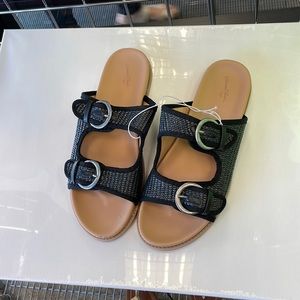 Women’s honey raffle Footbed sandals Universal trillion black brand new